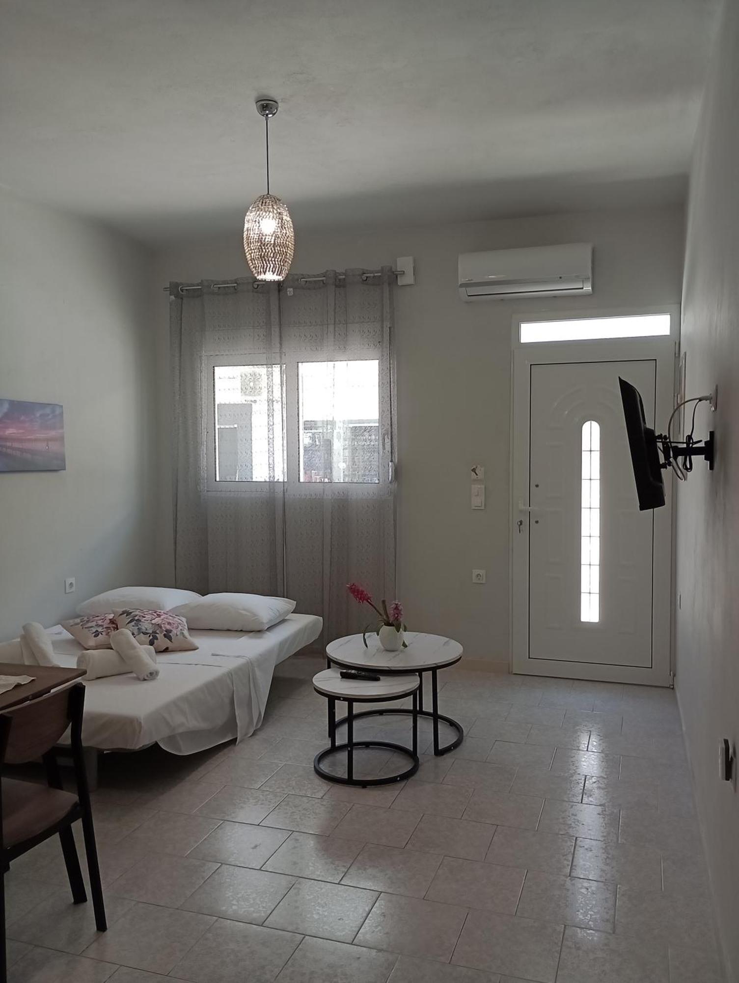 Cozy Kremasti Apartment Екстер'єр фото